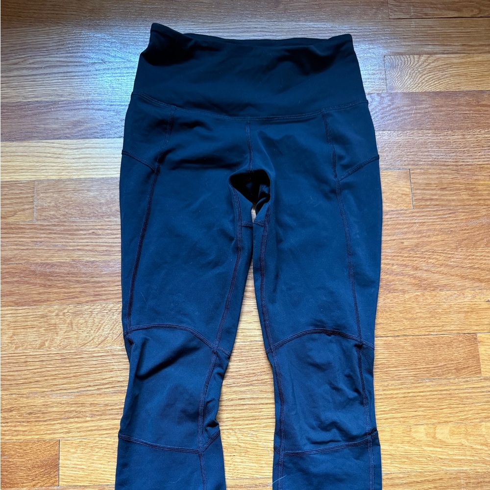 Lululemon Black fast and free tights size 4 EUC